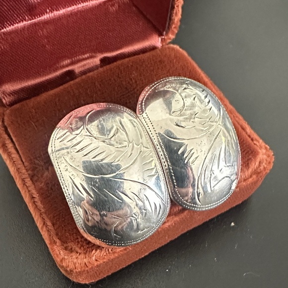 Silver and Red Engraved Clip-on Earrings - Picture 3 of 4
